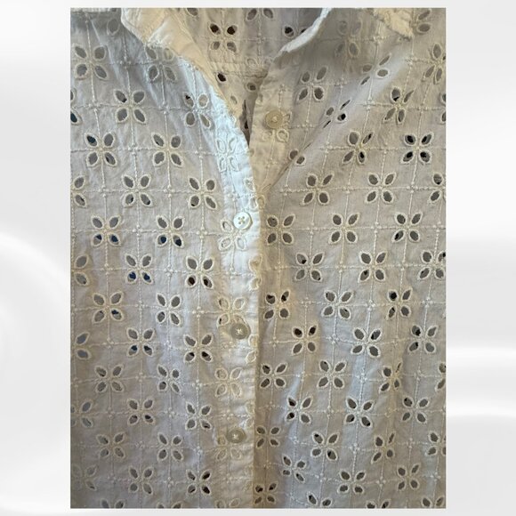 GAP White Eyelet Button Down Blouse XS Short Sleeve Cotton Versatile Top - Picture 8 of 12